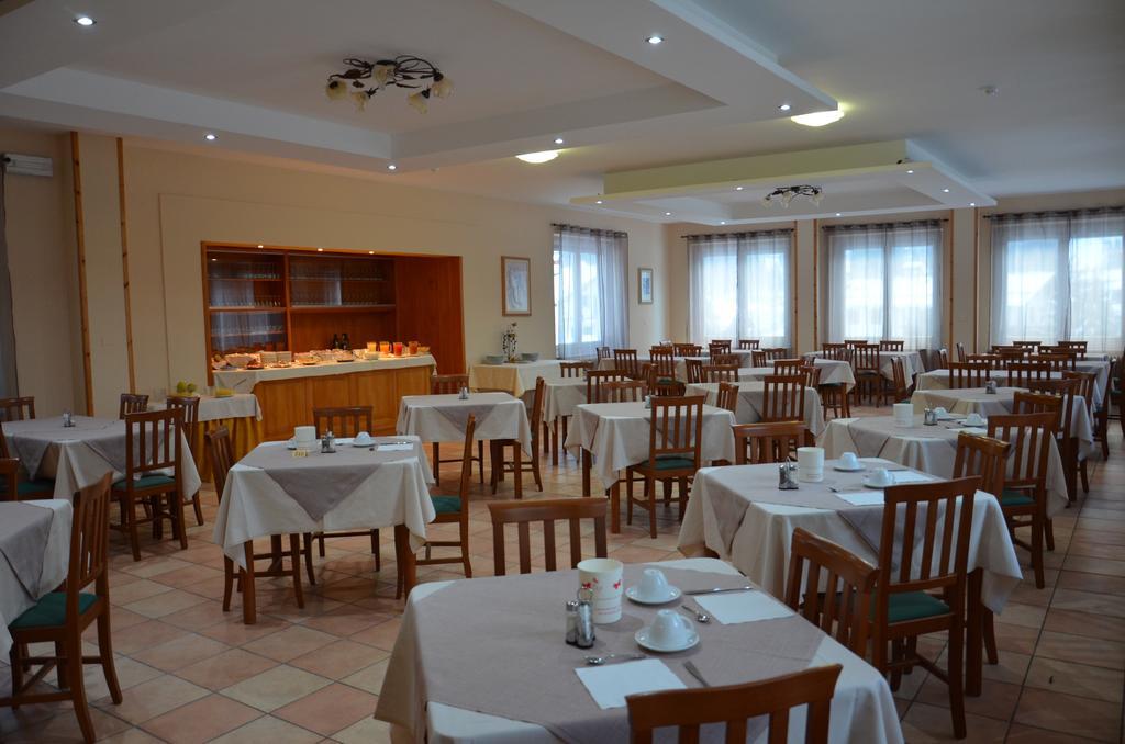 פלקאדה Hotel Pineta מראה חיצוני תמונה