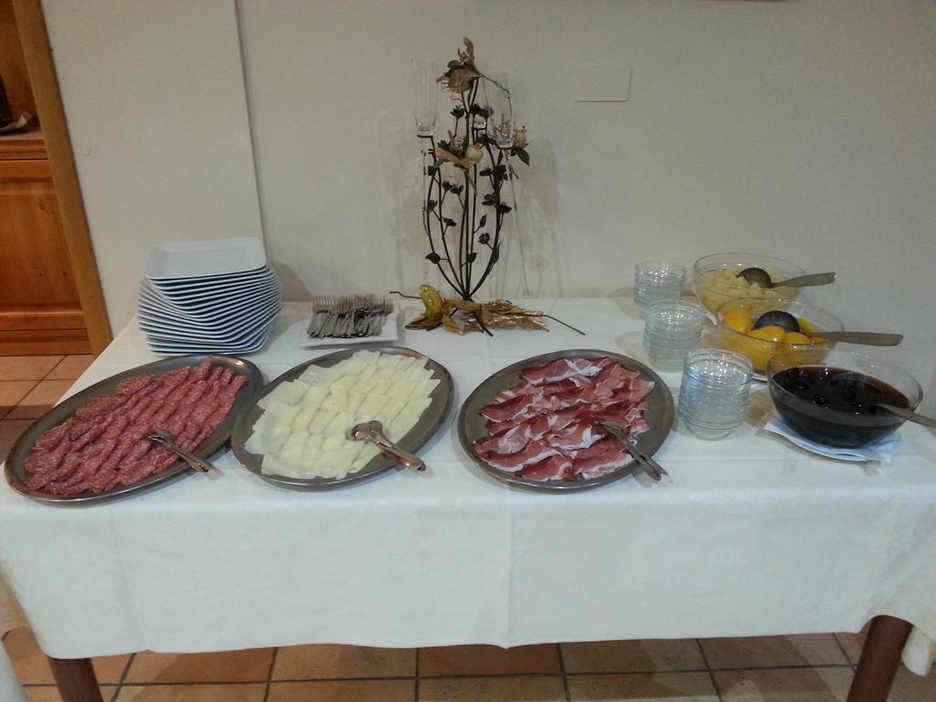 פלקאדה Hotel Pineta מראה חיצוני תמונה