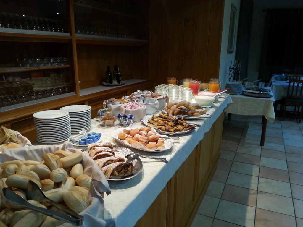 פלקאדה Hotel Pineta מראה חיצוני תמונה