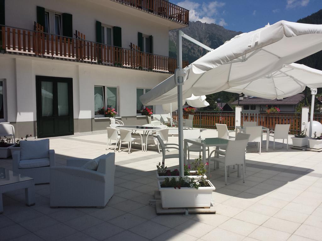 פלקאדה Hotel Pineta מראה חיצוני תמונה