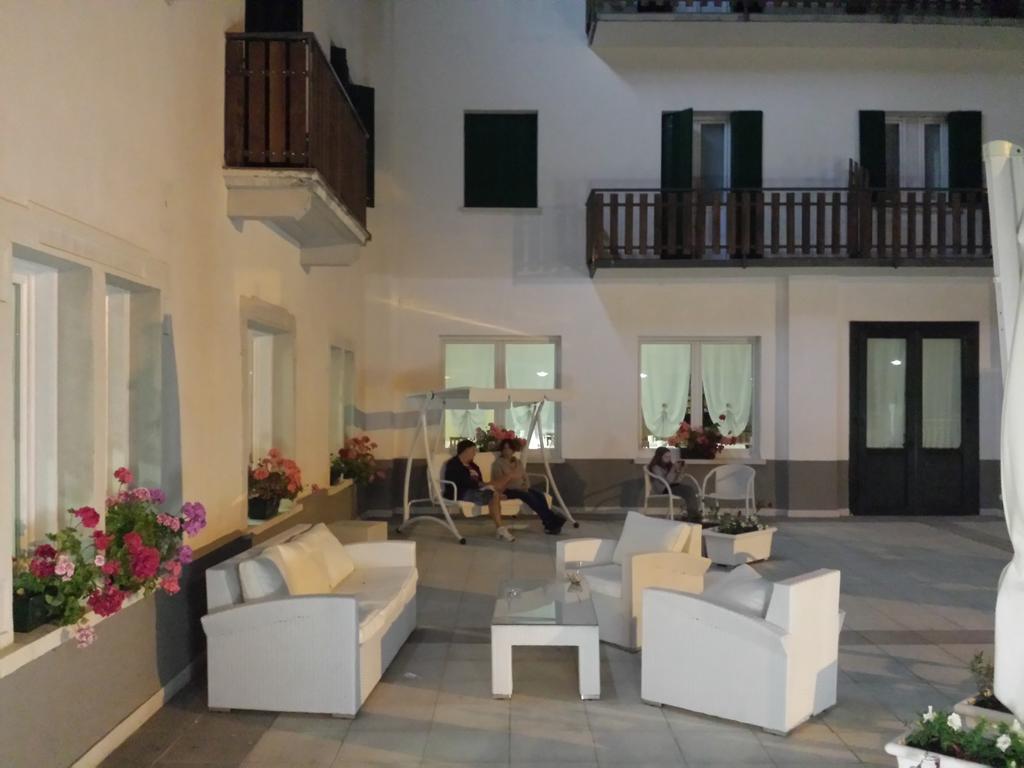פלקאדה Hotel Pineta מראה חיצוני תמונה
